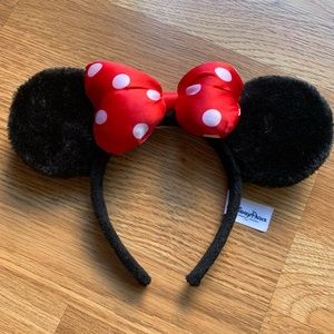 Disney Minnie Mouse ears! Brand new!